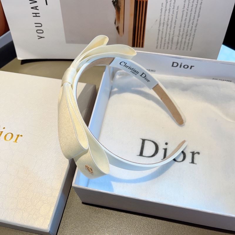 CHRISTIAN DIOR